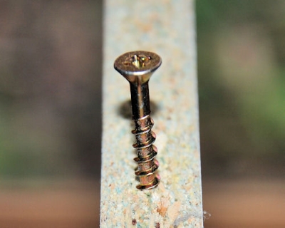 Particleboard screw